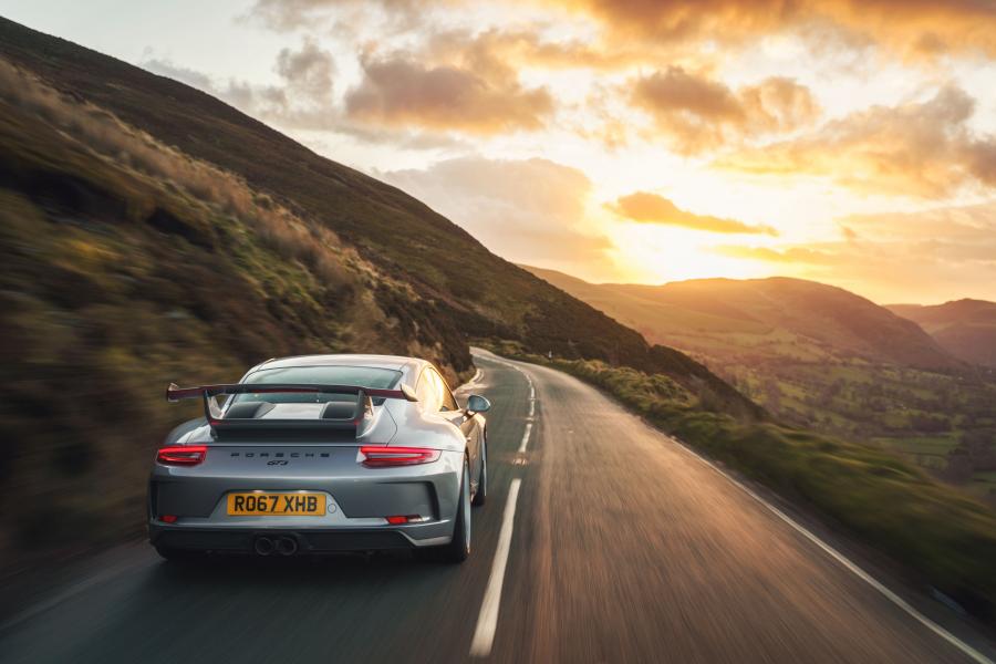  Porsche 911 GT3 (991) 2017 года  (UK) (фото 40 из 42)